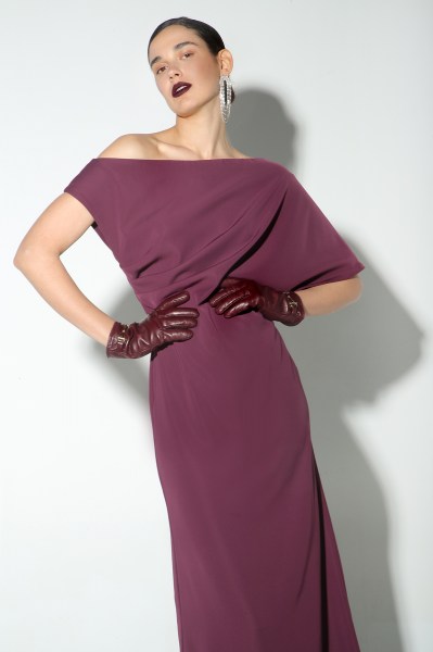 Abito scollo asimmetrico FW25A02 01