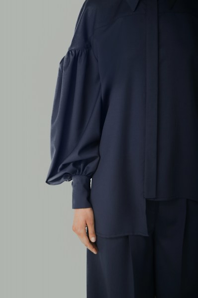 Camicia oversize asimmetrica FW25C06 03